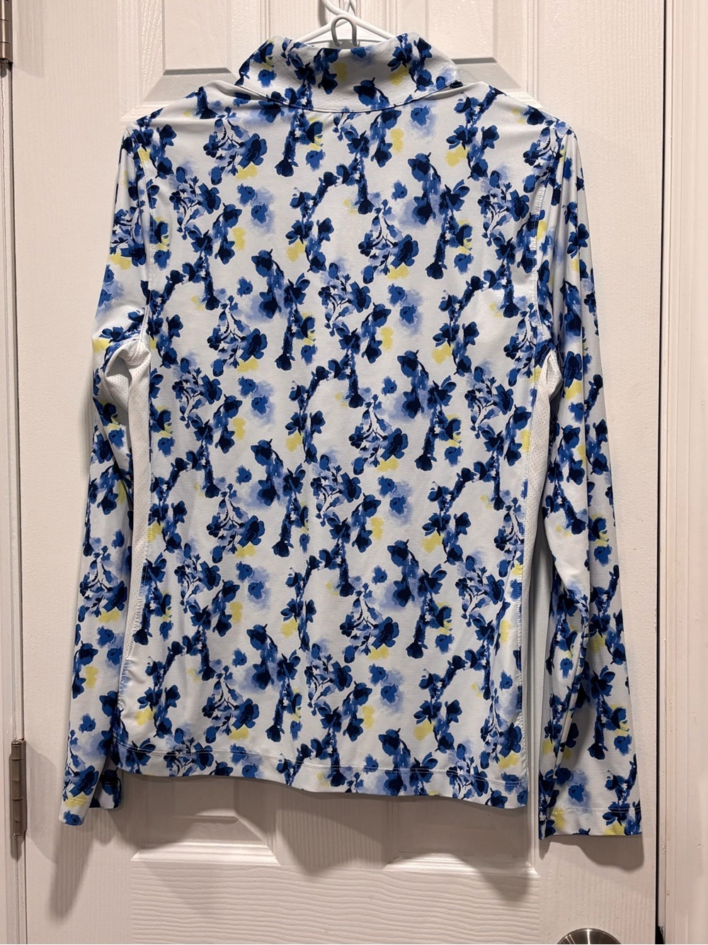 🩵Lady Hagen White Zip-Front Floral Turtleneck Sweater with Blue Accents - Picture 3 of 9